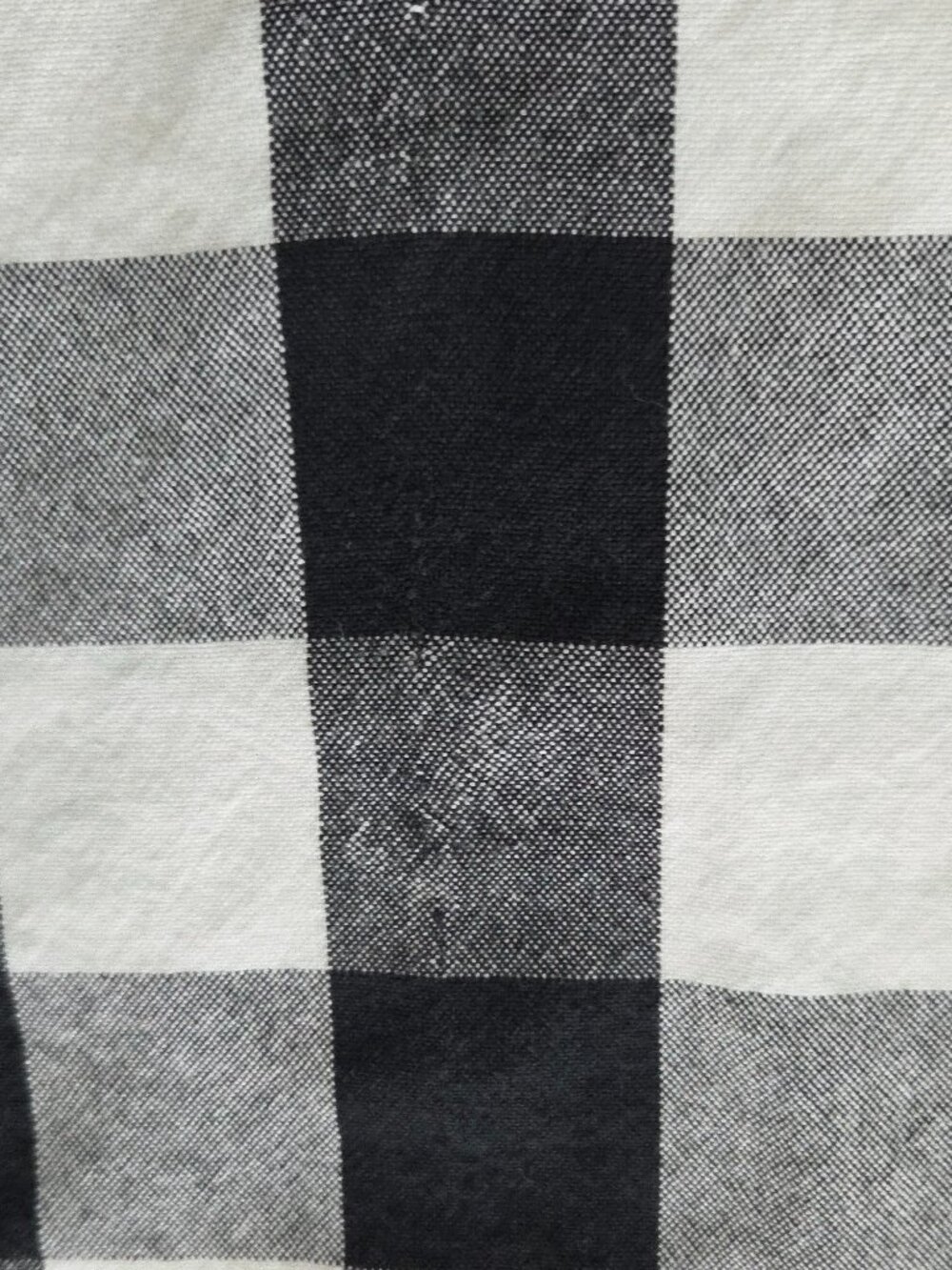 Round Tablecloth - Picture 3 of 3